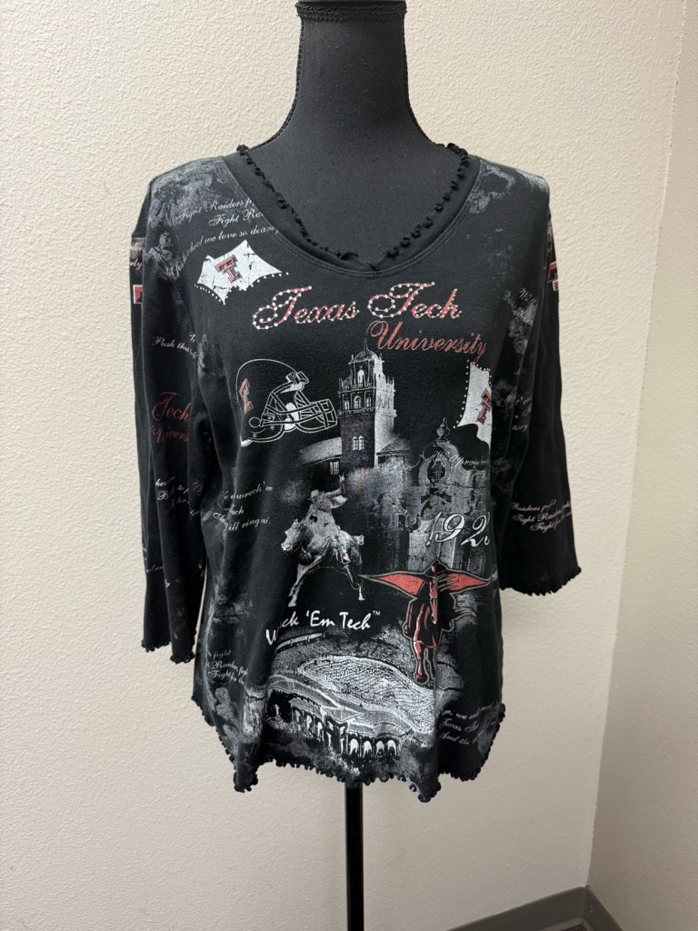 Texas Tech University Graphic Top Black Red Rhinestone Tee Large NCAA - Picture 2 of 9